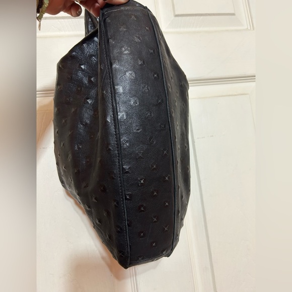 Streets ahead Genuine leather shoulder bag retails $250 - Picture 3 of 11